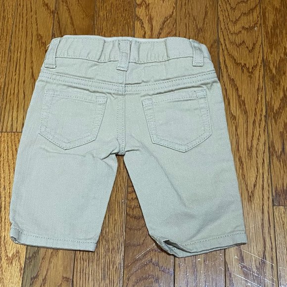 Place Kid's Shorts Size 0-3 Months (PRE-LOVED) - Picture 3 of 7